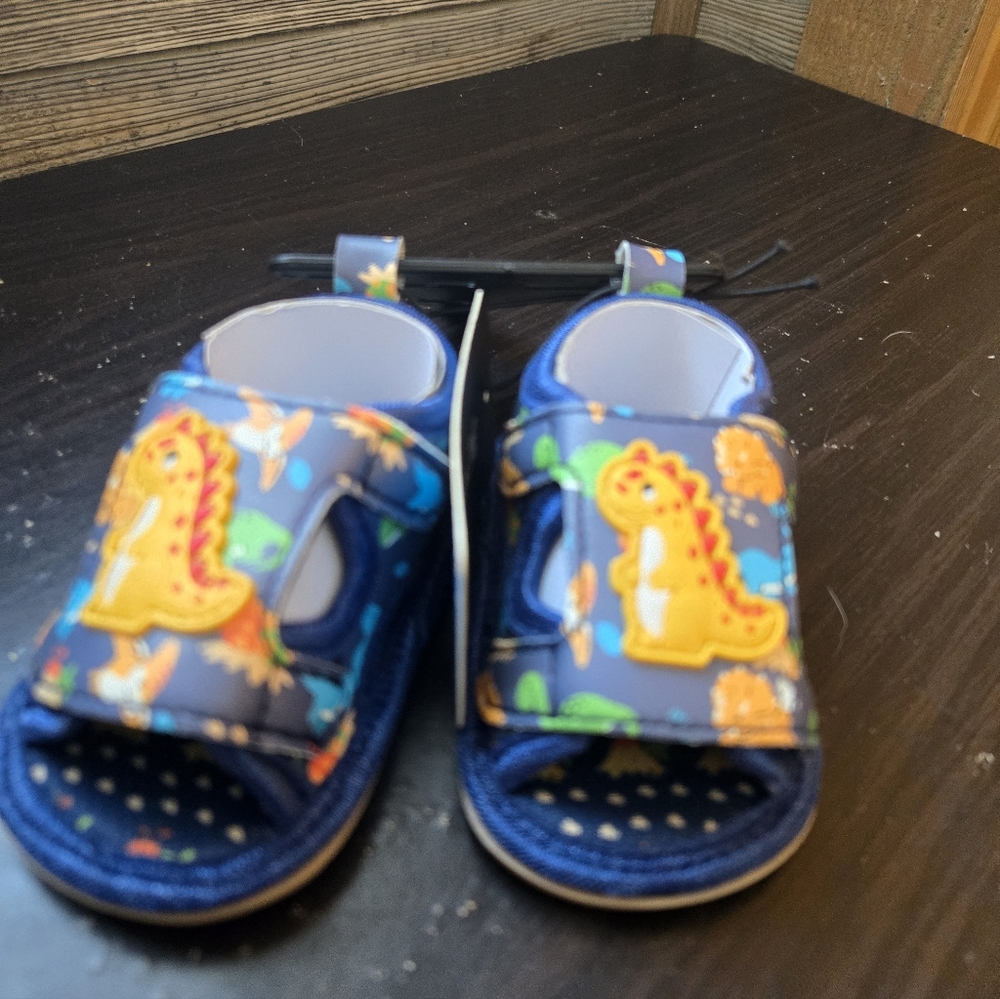 Nwt Xertia Boys Size 2 (3-6mo) Dinosaur Sandals